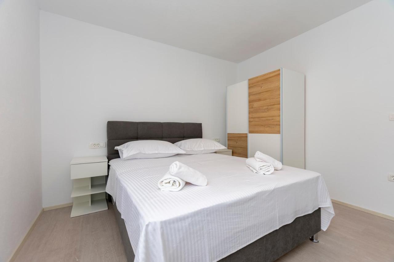 Apartman Luka - Apartment *