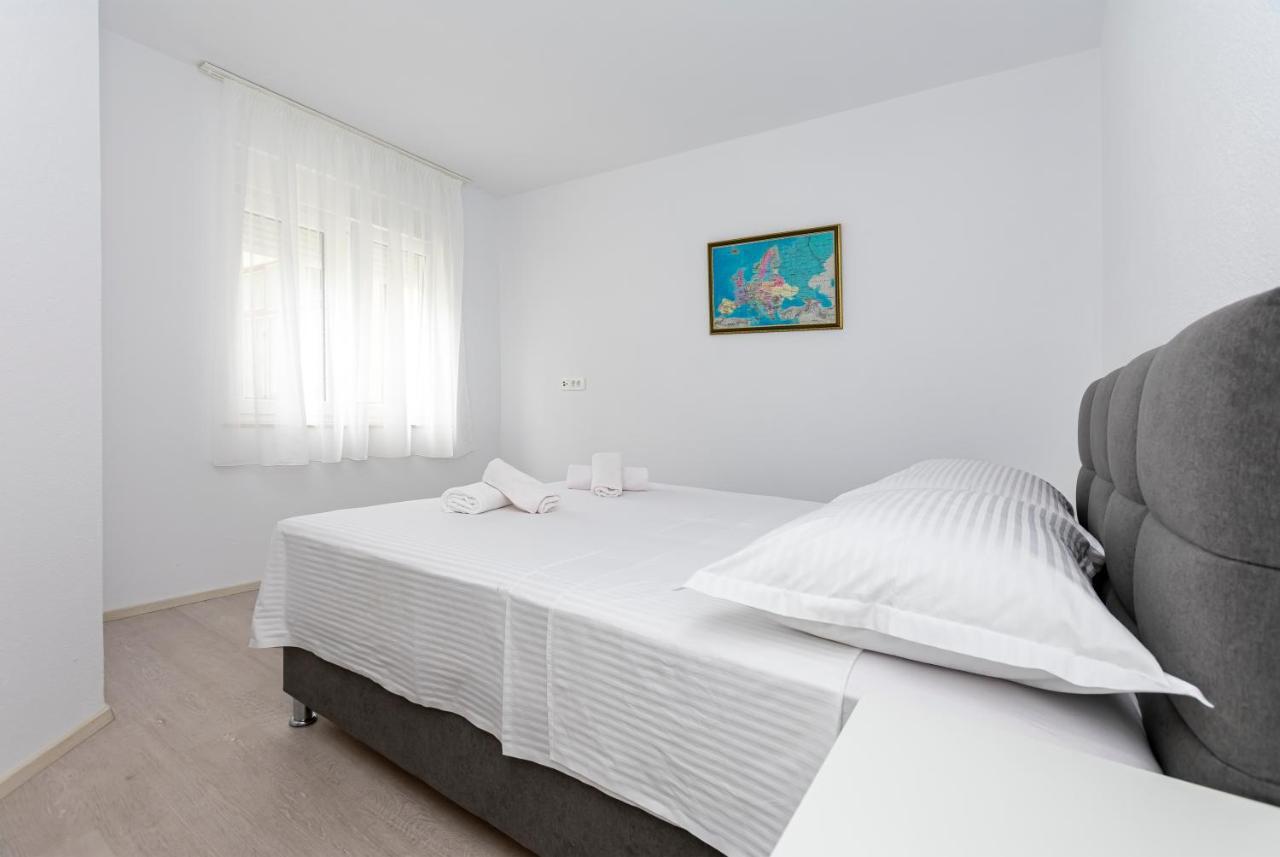 Apartman Luka - Apartment *