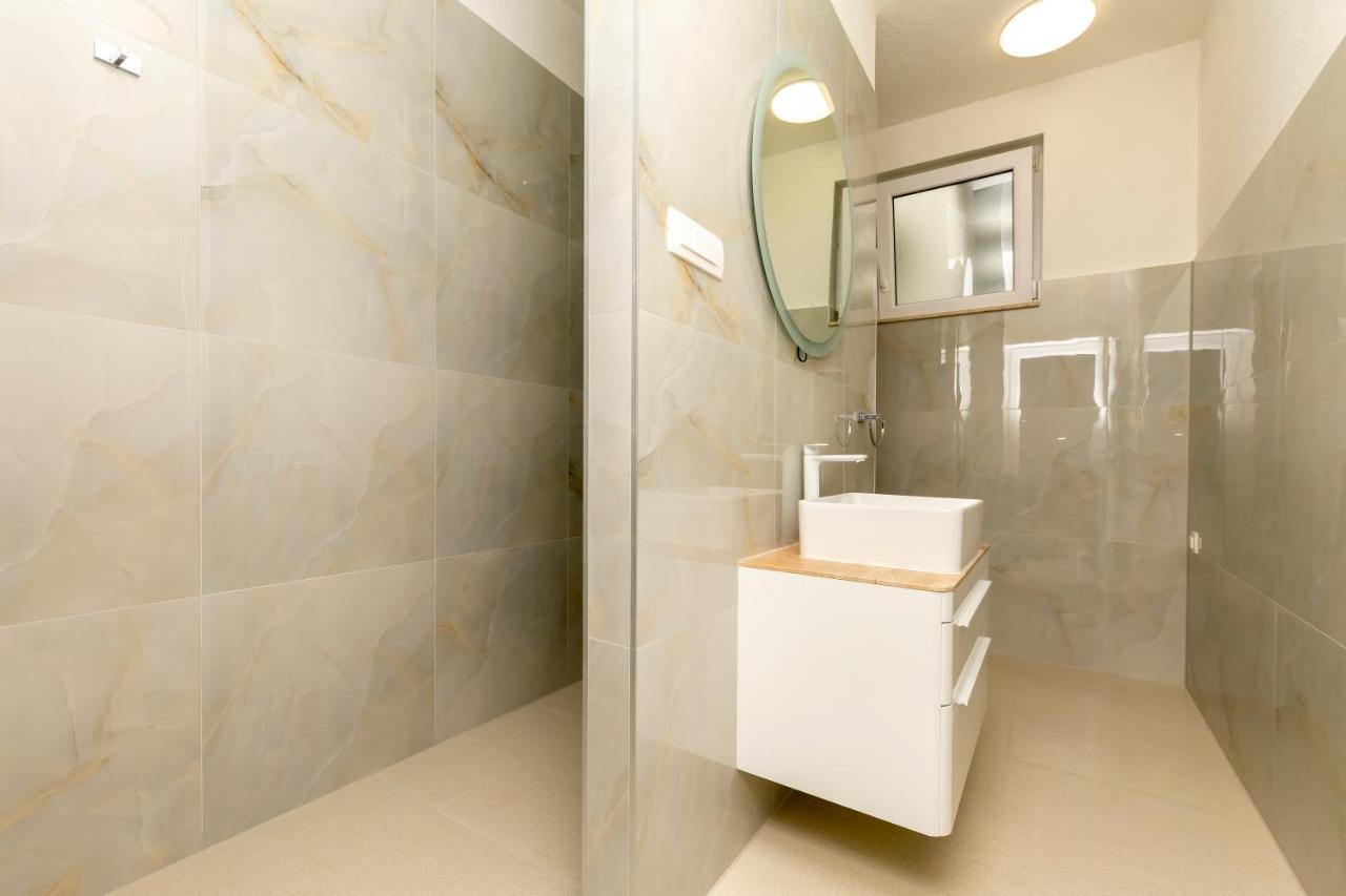 Apartman Luka - *